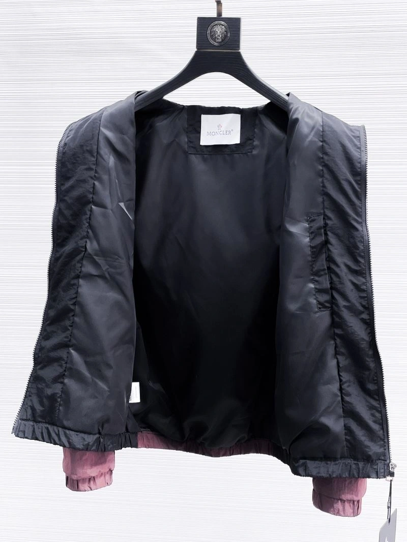 Moncler Outwear Sleek 140728
