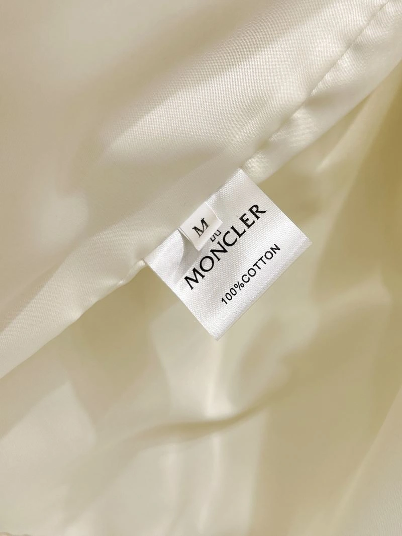 Moncler Outwear Sophisticated 140709