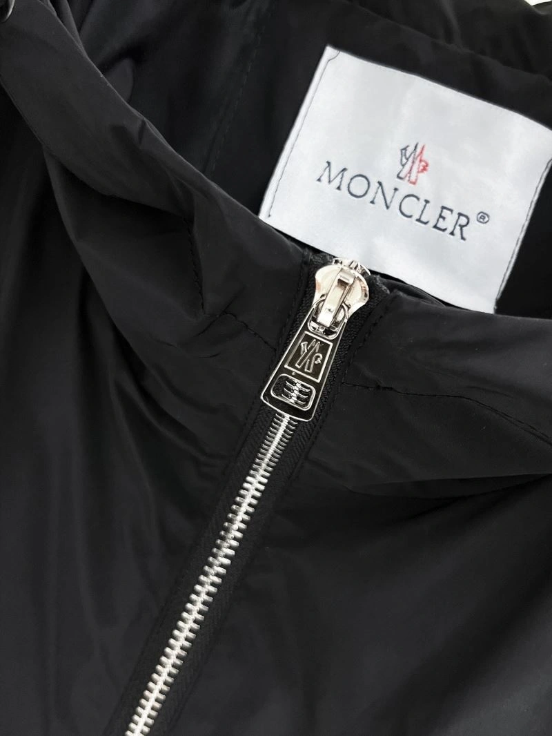 Moncler Outwear QuickDry 140721