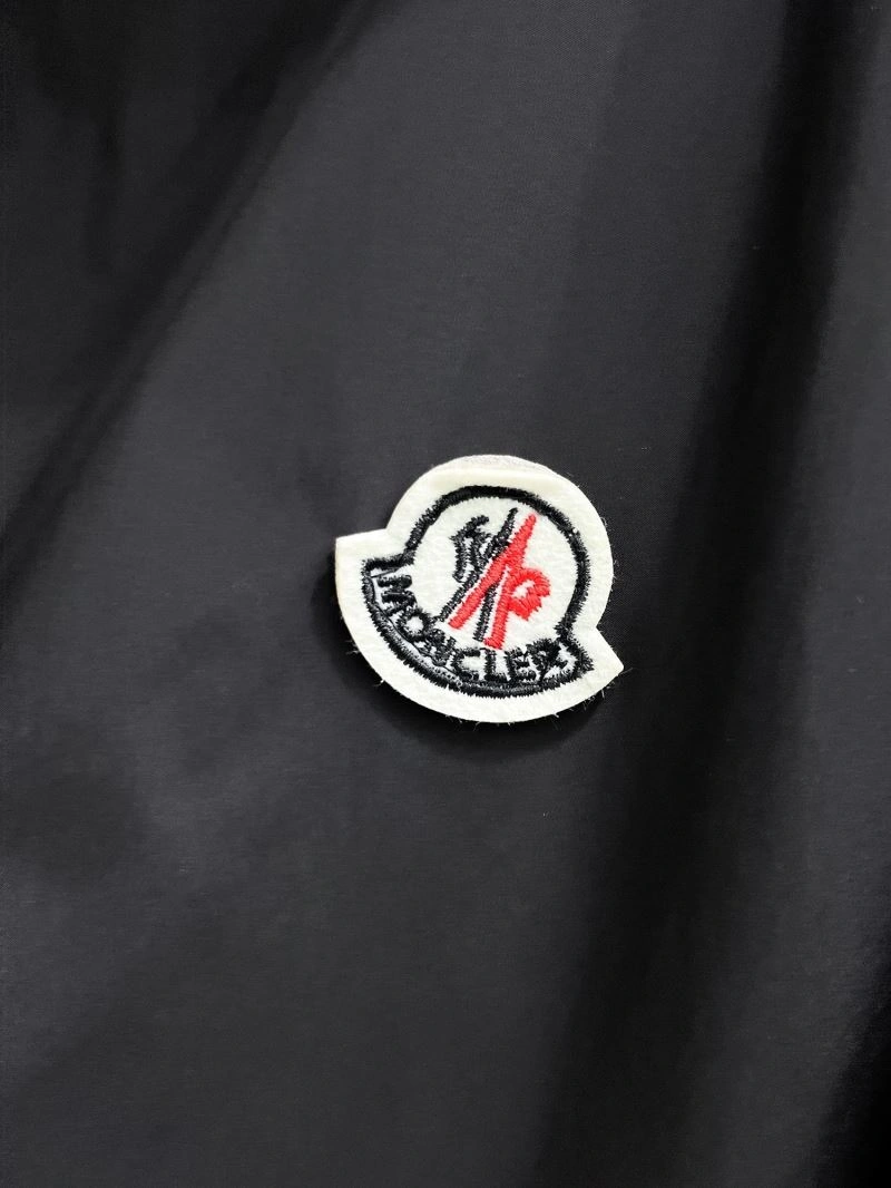Moncler Outwear QuickDry 140721