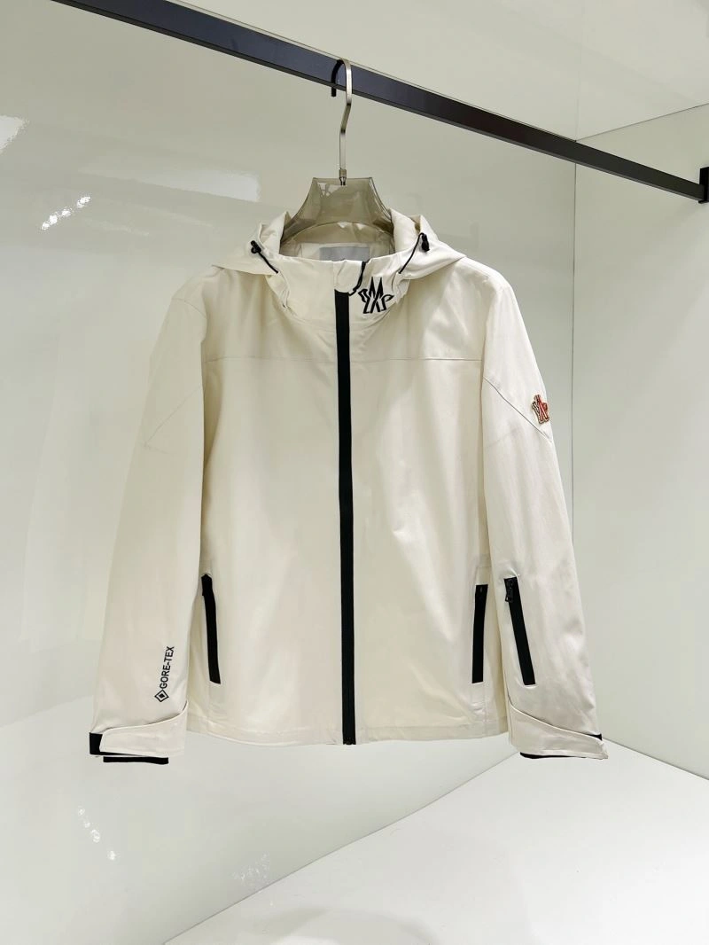 Classic Moncler Outwear 140724
