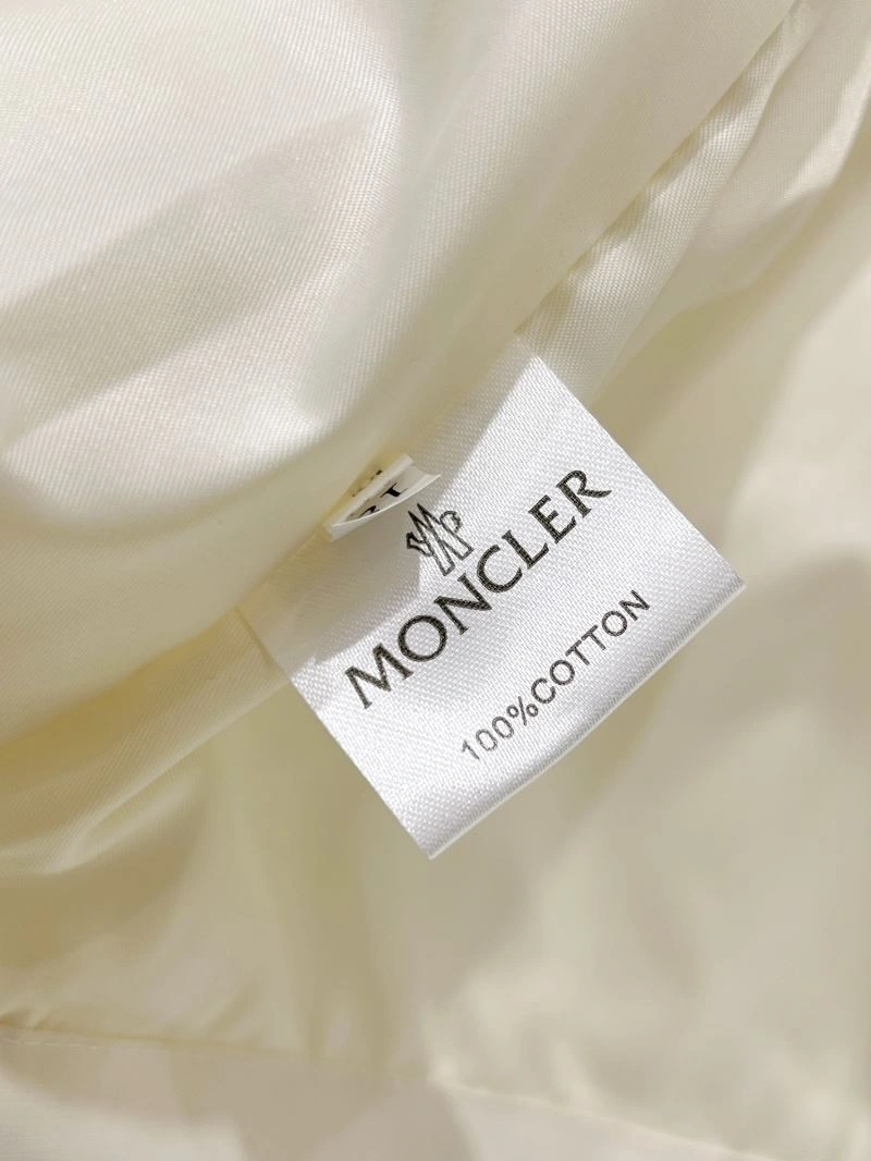 Classic Moncler Outwear 140724