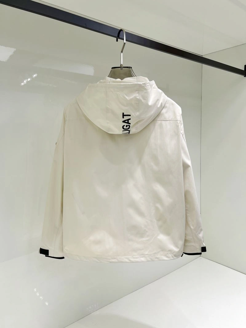 Classic Moncler Outwear 140724
