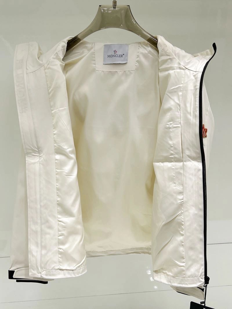Classic Moncler Outwear 140724