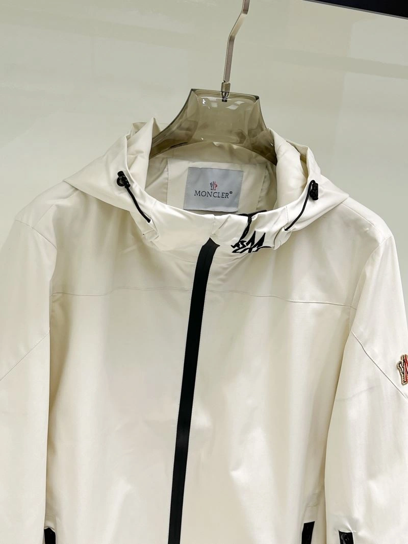 Classic Moncler Outwear 140724