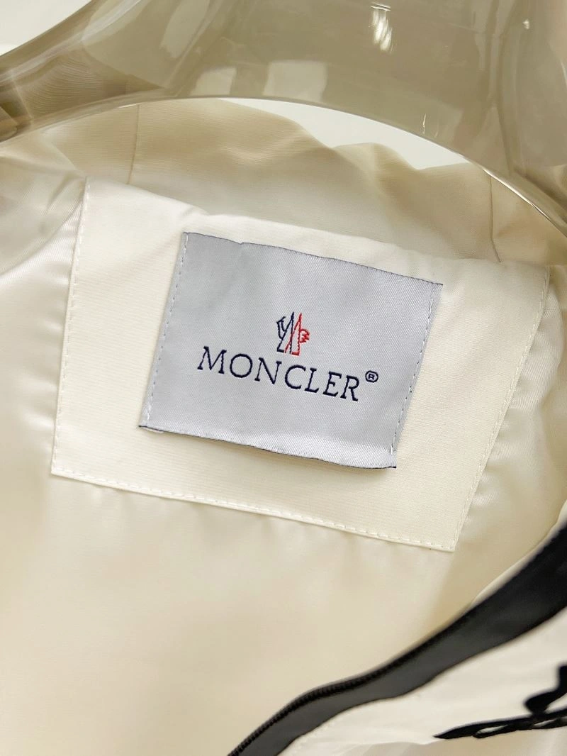 Classic Moncler Outwear 140724