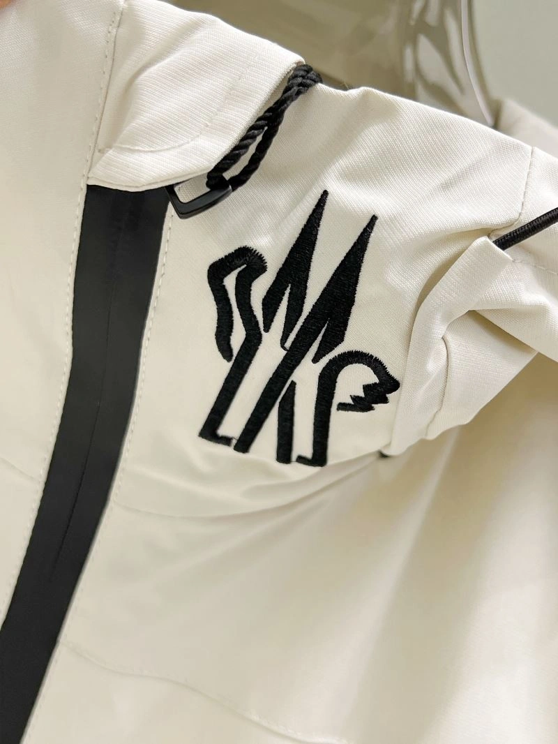 Classic Moncler Outwear 140724