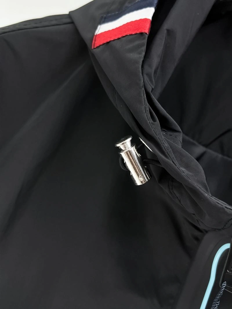 Moncler Outwear Sporty 140706