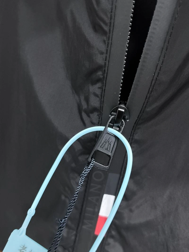 Moncler Outwear Sporty 140706