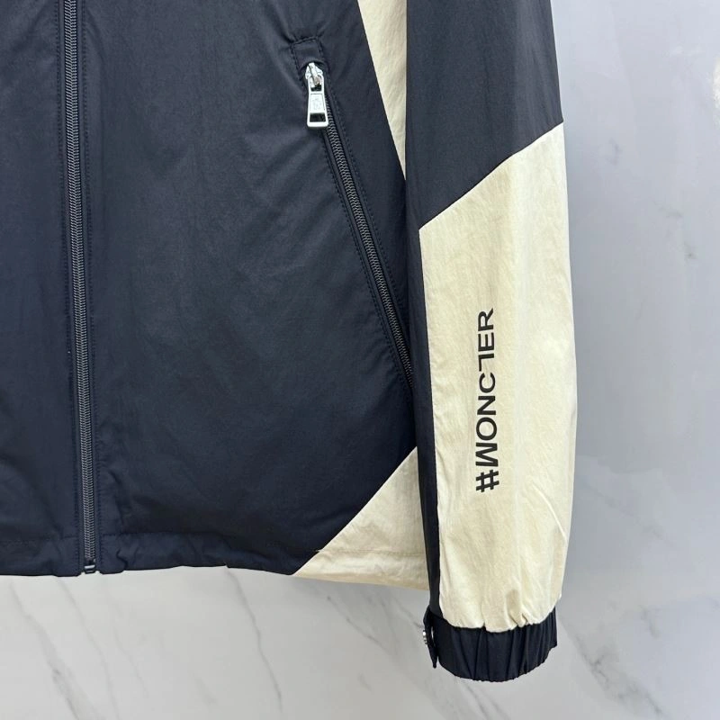 Moncler Outwear Elegant 140703