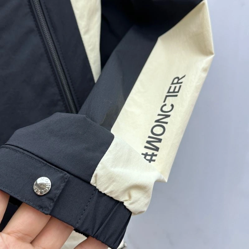 Moncler Outwear Elegant 140703
