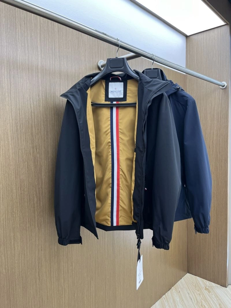 Moncler Outwear Youthful 140708