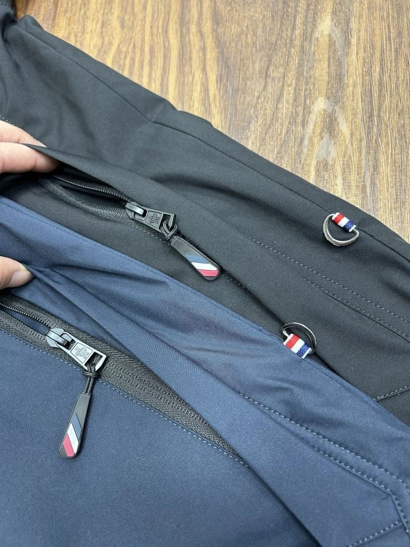 Moncler Outwear Durable 140693
