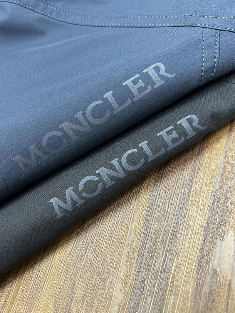 Moncler Outwear Durable 140693