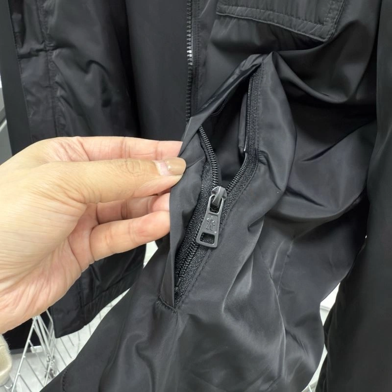 Moncler Outwear Stretchable 140700