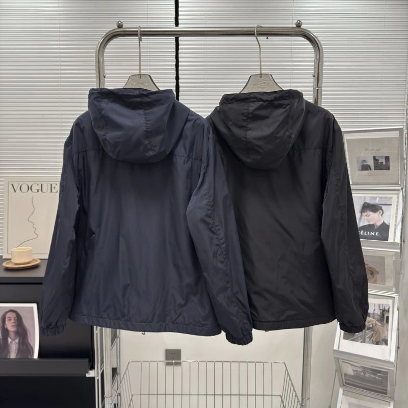 Moncler Outwear Stretchable 140700