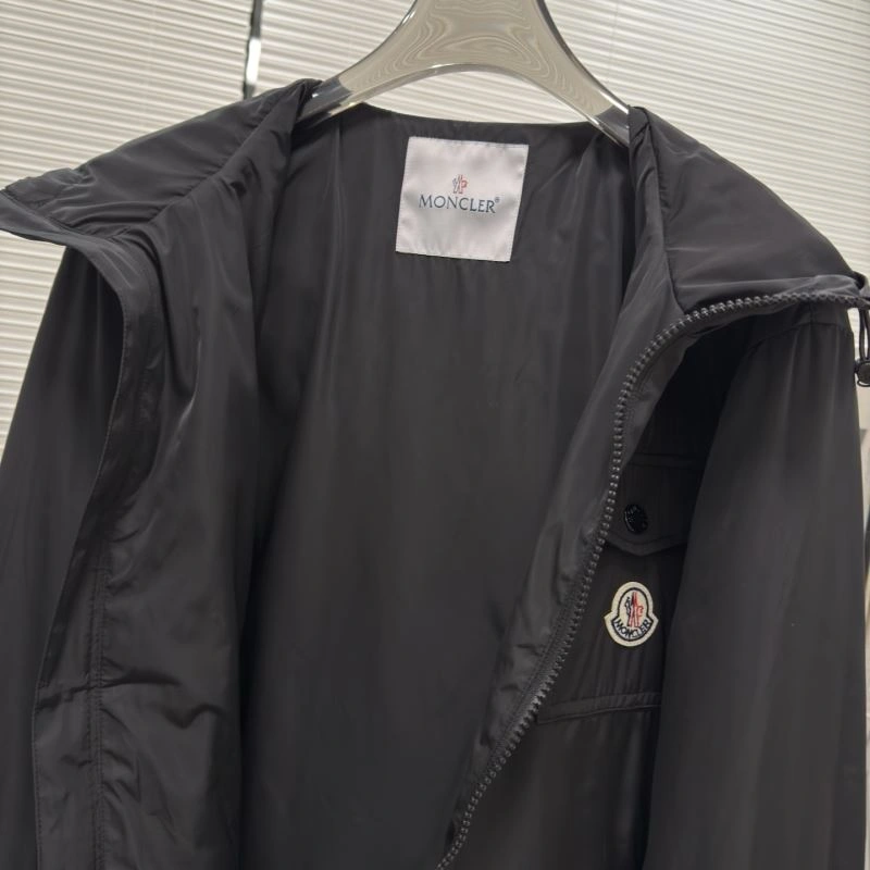 Moncler Outwear Stretchable 140700