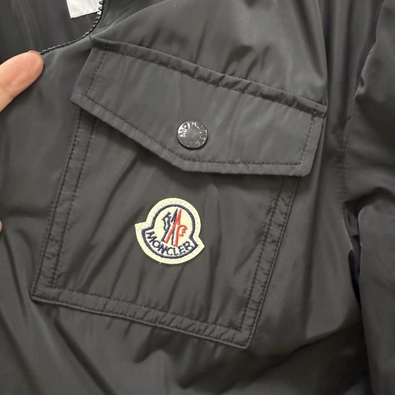 Moncler Outwear Stretchable 140700