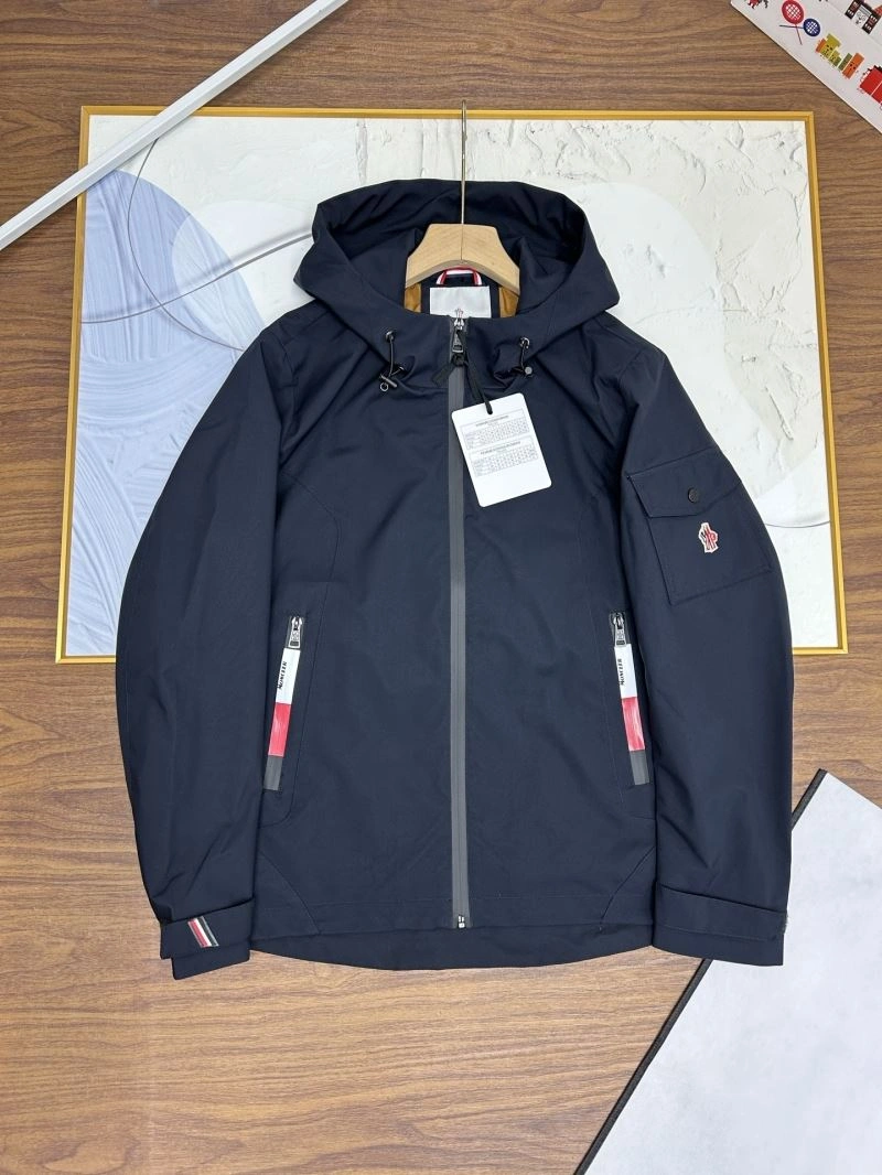 Bold Moncler Outwear 140689
