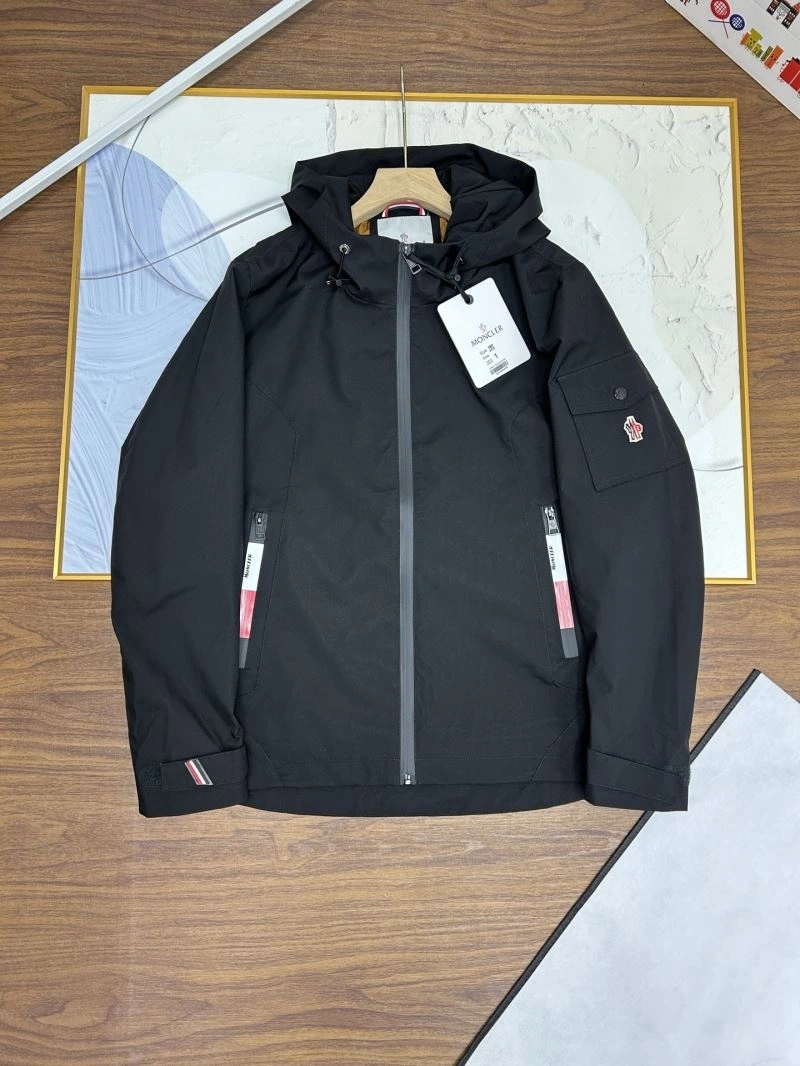 Bold Moncler Outwear 140689