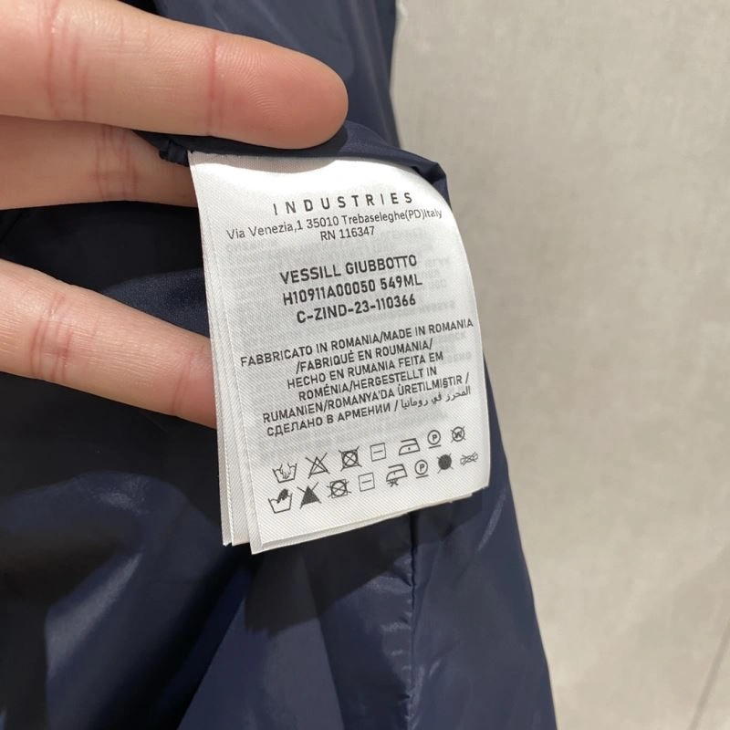 Moncler Outwear EasyMatch 140675