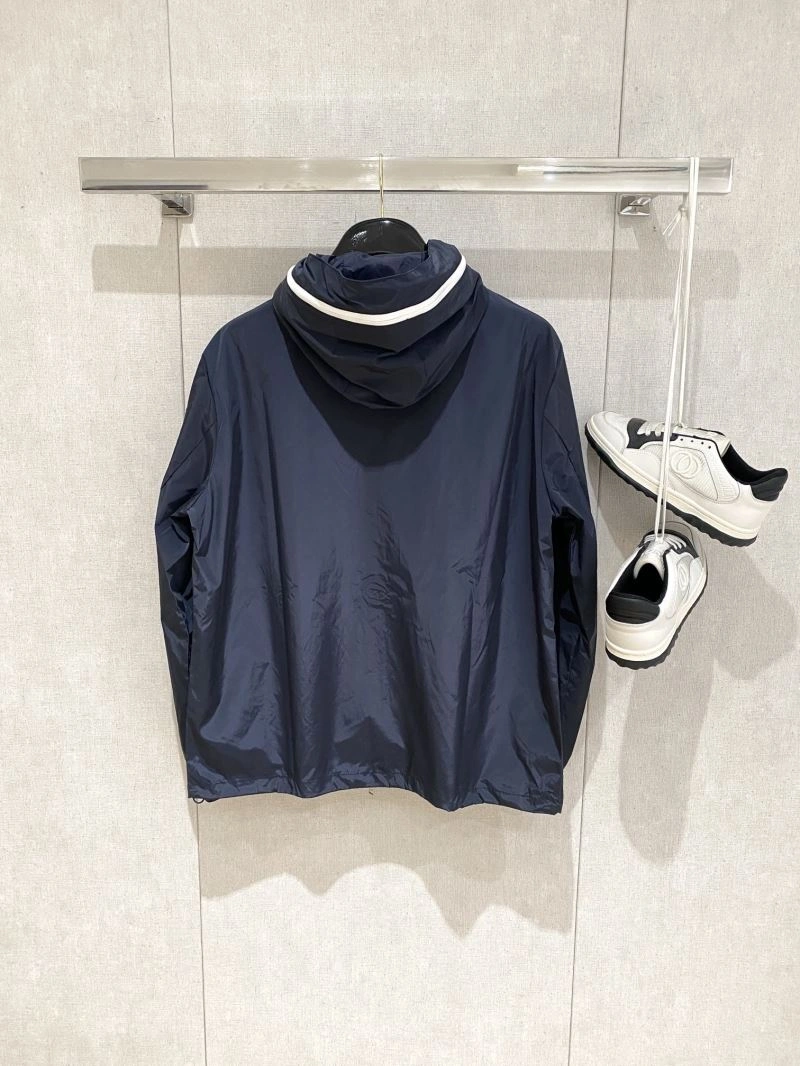 Moncler Outwear EasyMatch 140675