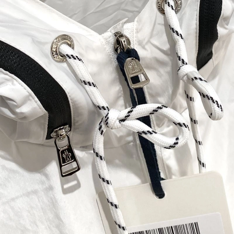 Breathable Moncler Outwear 140676
