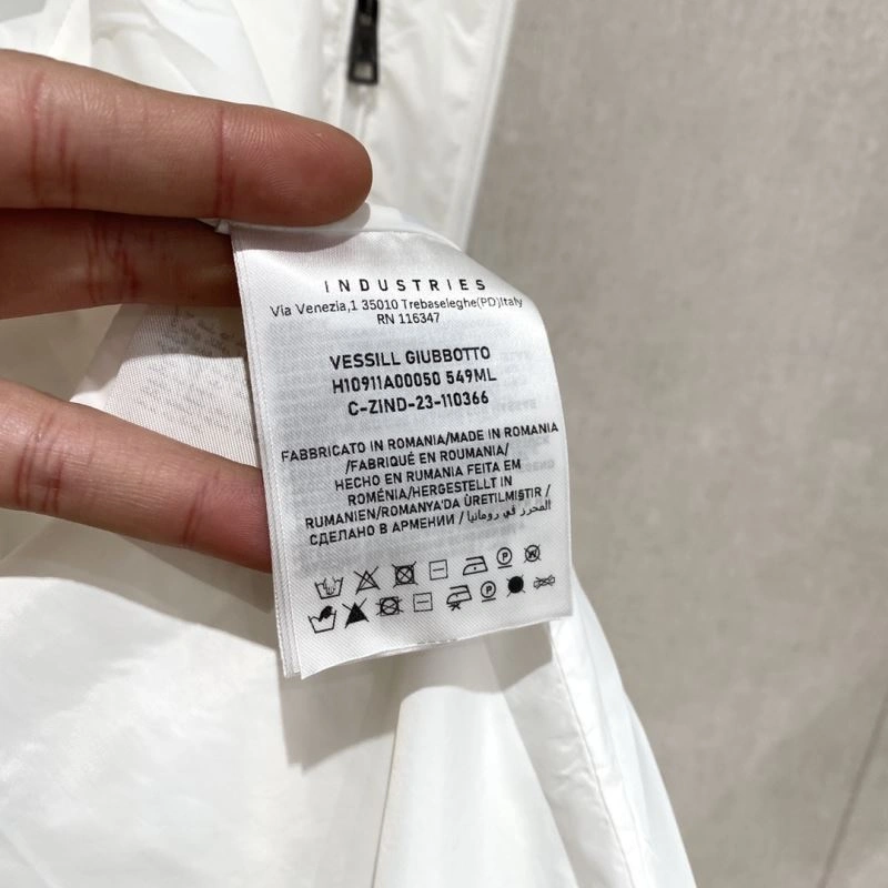 Breathable Moncler Outwear 140676