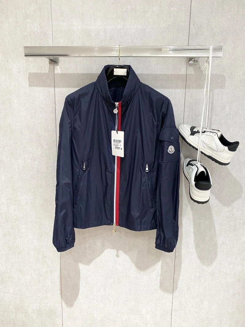 Resilient Moncler Outwear 140685
