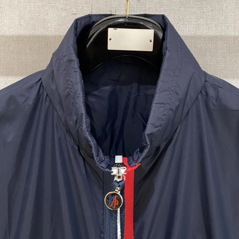 Resilient Moncler Outwear 140685