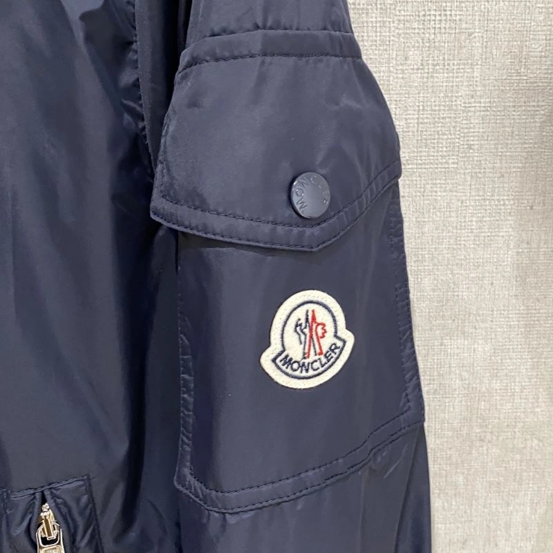 Resilient Moncler Outwear 140685