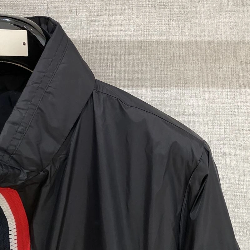 Moncler Outwear Compact 140674