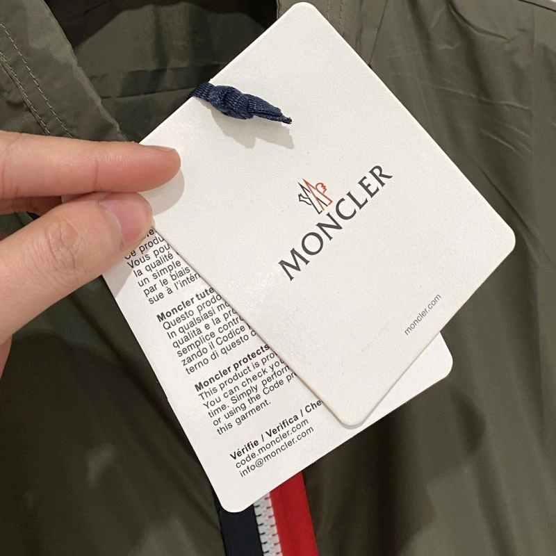 Breathable Moncler Outwear 140666
