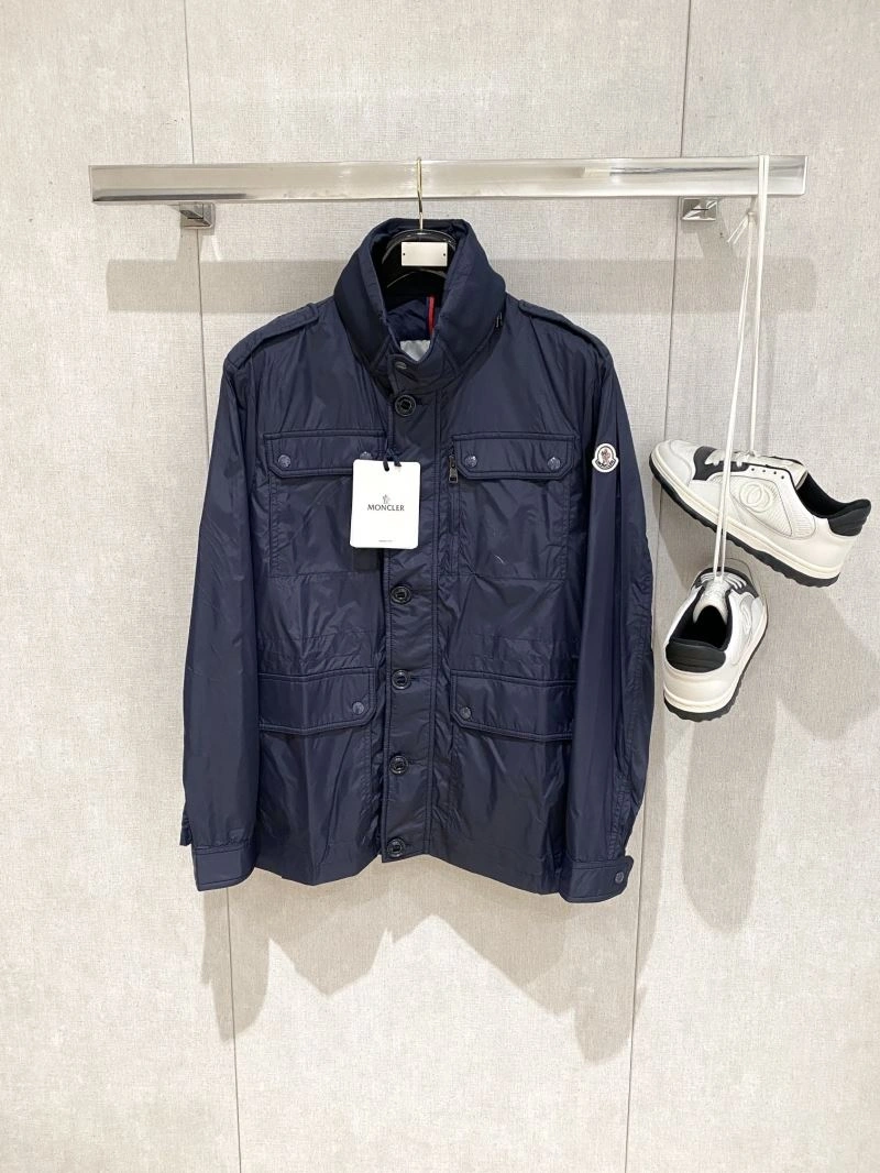 Moncler Outwear Versatile 140662