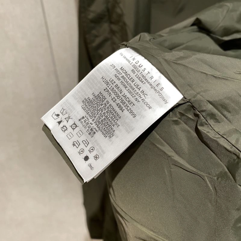 Youthful Moncler Outwear 140670