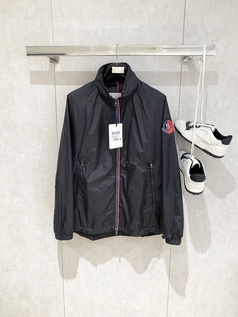 Moncler Outwear WaterResistant 140681