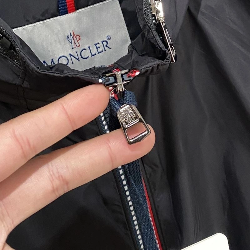 Moncler Outwear WaterResistant 140681