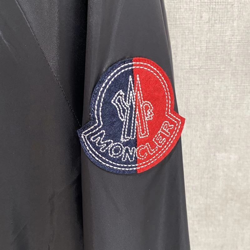 Moncler Outwear WaterResistant 140681