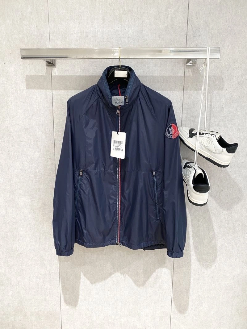Bright Moncler Outwear 140682