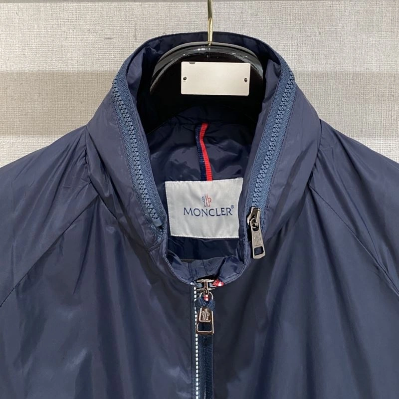 Bright Moncler Outwear 140682
