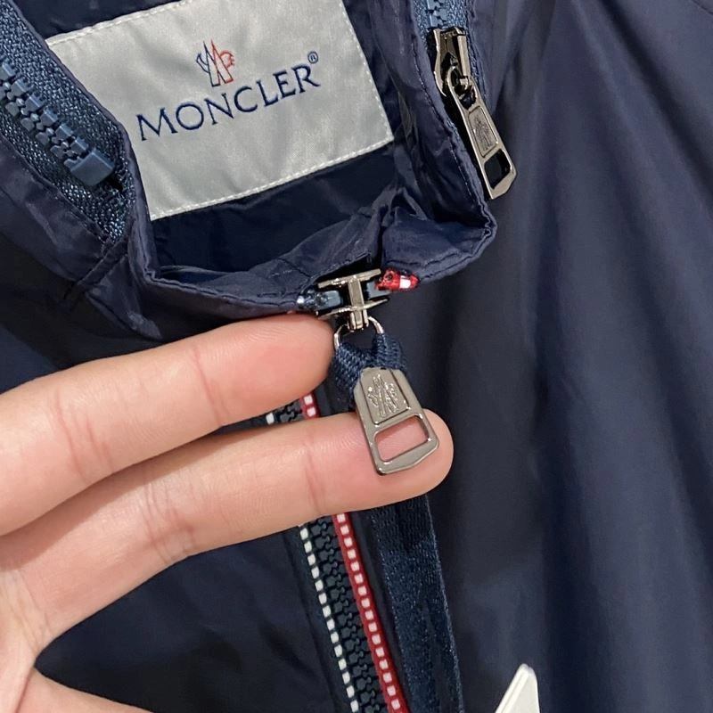 Bright Moncler Outwear 140682