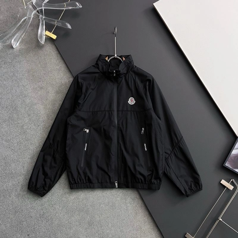 Moncler Outwear Trendsetting 140672