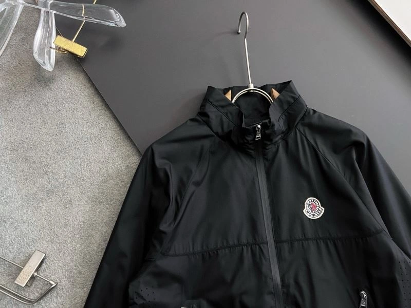 Moncler Outwear Trendsetting 140672