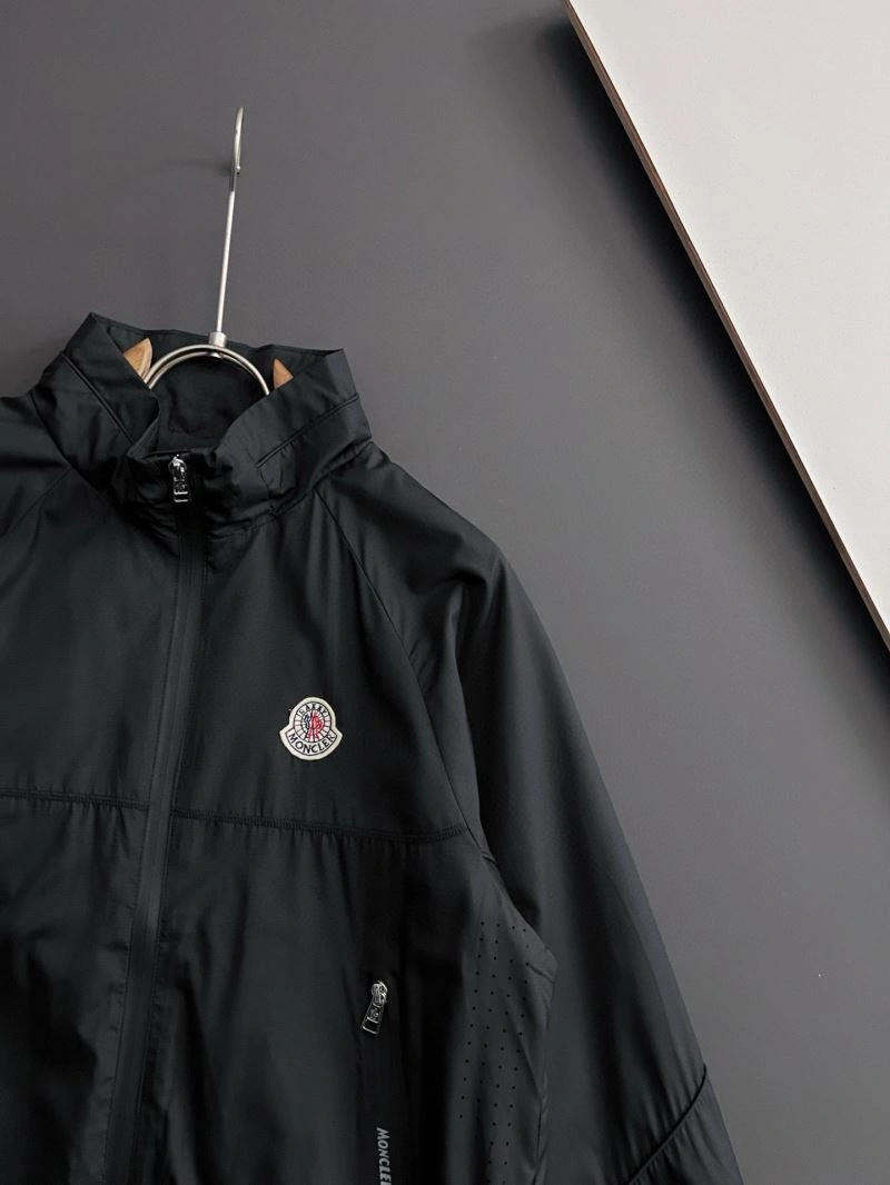 Moncler Outwear Trendsetting 140672