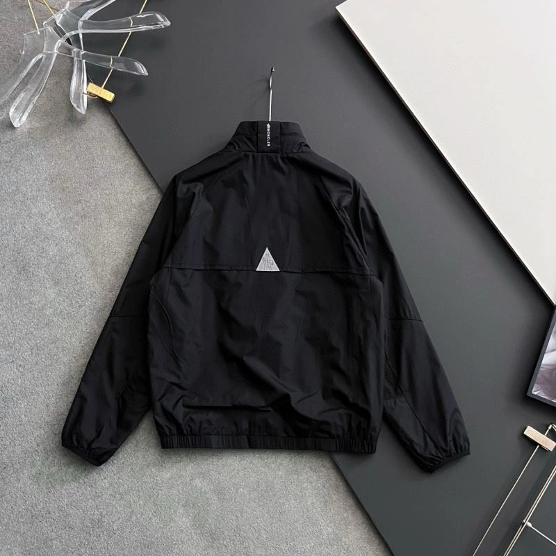 Moncler Outwear Trendsetting 140672