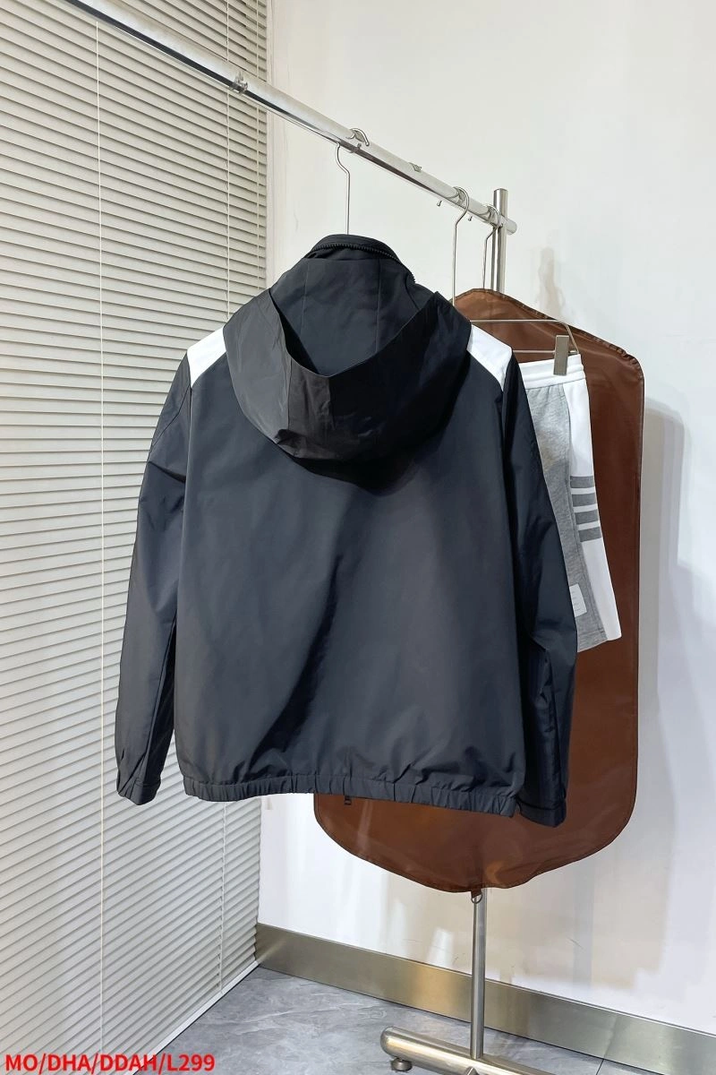 MultiPurpose Moncler Outwear 140665