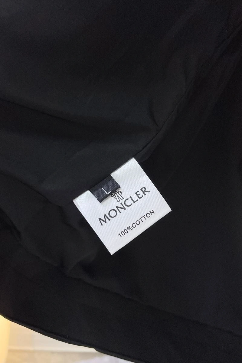 Moncler Outwear ZipUp 140686