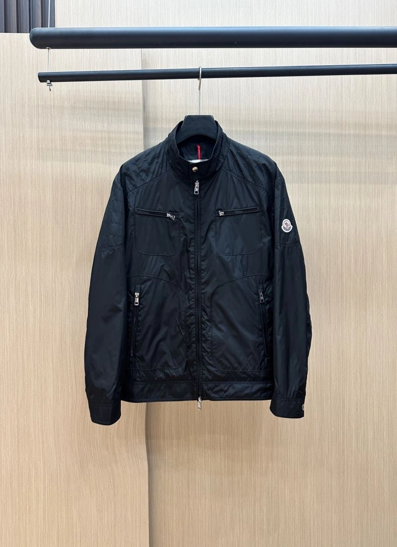 Moncler Outwear Versatile 140668
