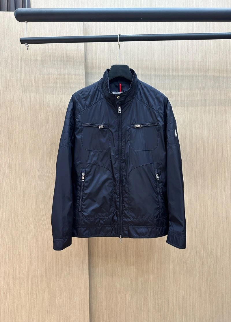Minimalist Moncler Outwear 140660
