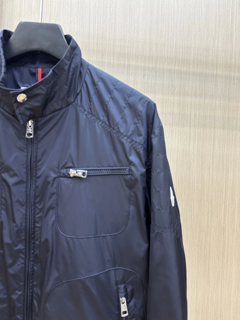 Minimalist Moncler Outwear 140660